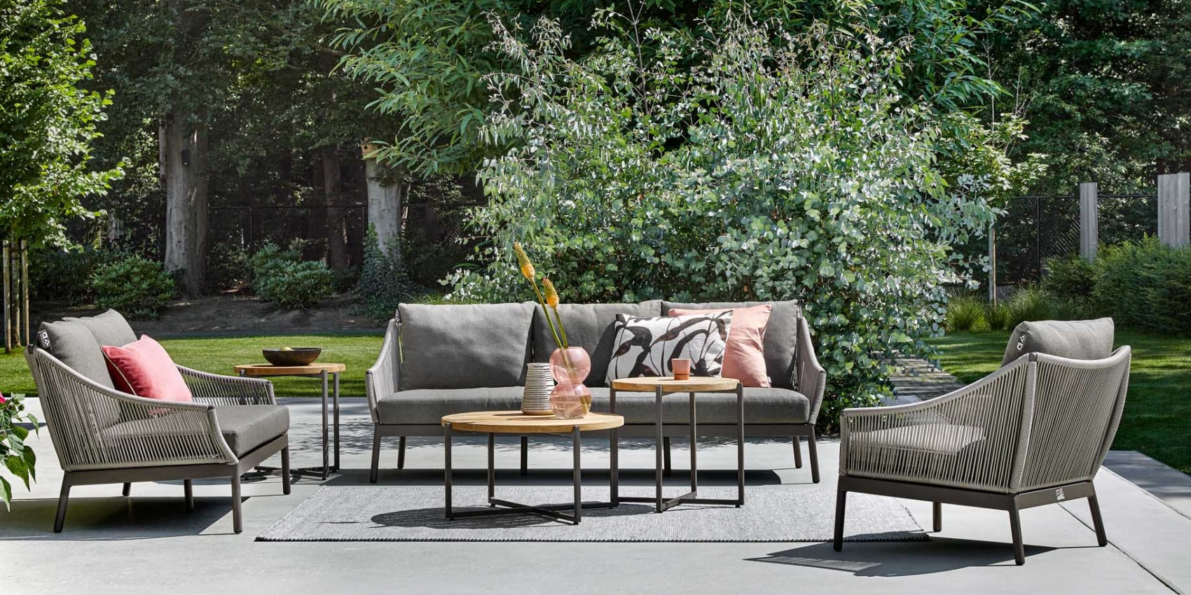 Sedací sestava s lankovým výpletem