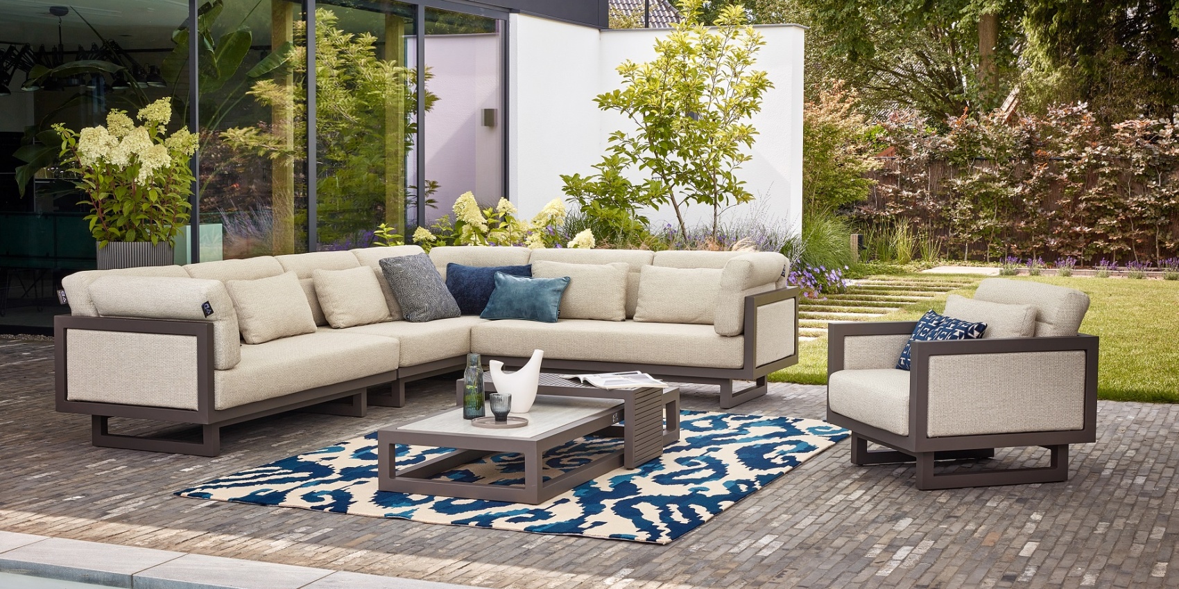 Modulová sedací kolekce s textilní výplní